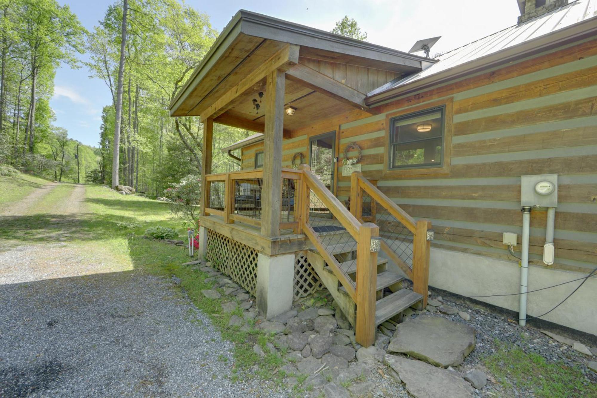 North Carolina Cabin - Hot Tub, Near Coopers Creek Bryson City Exterior photo