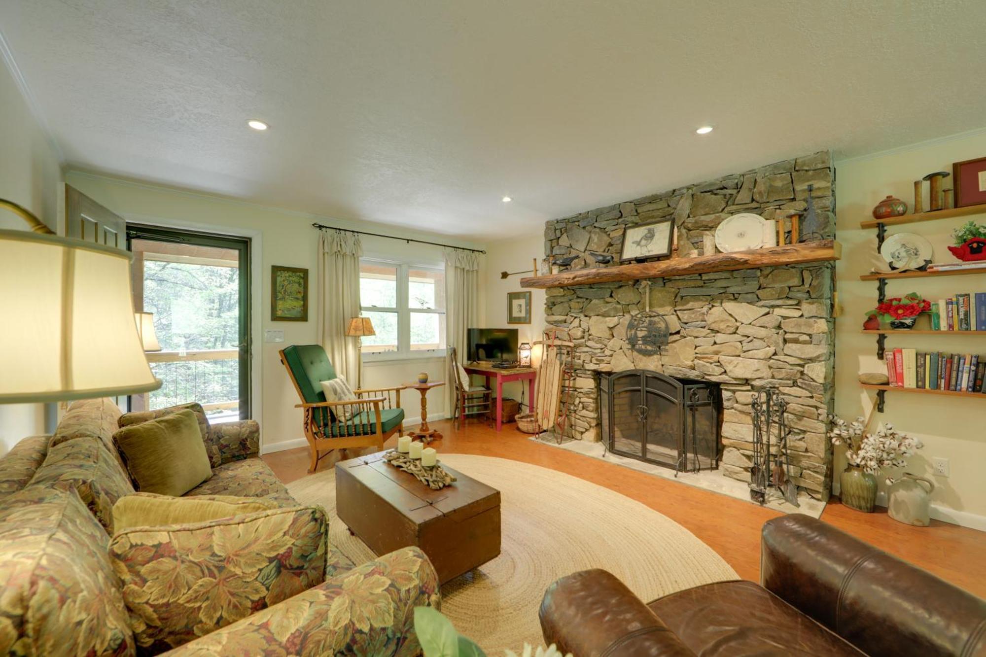 North Carolina Cabin - Hot Tub, Near Coopers Creek Bryson City Exterior photo